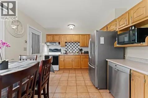 3285 Rosebriar Road Windsor ON N8R 1Y2
