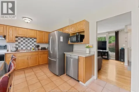 3285 Rosebriar Road Windsor ON N8R 1Y2