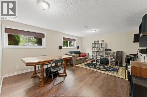 3285 Rosebriar Road Windsor ON N8R 1Y2