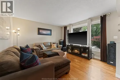 3285 Rosebriar Road Windsor ON N8R 1Y2