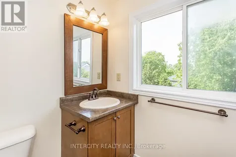 258 Mcmeeken Drive Cambridge ON N3C 4N8