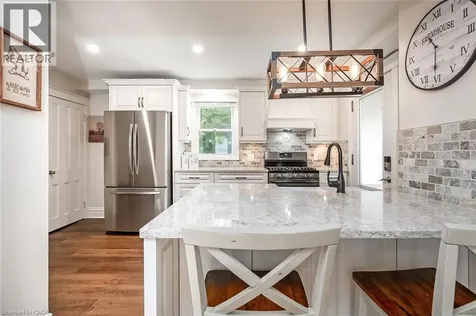 20 Wardrope Avenue Stoney Creek ON L8G 1S2