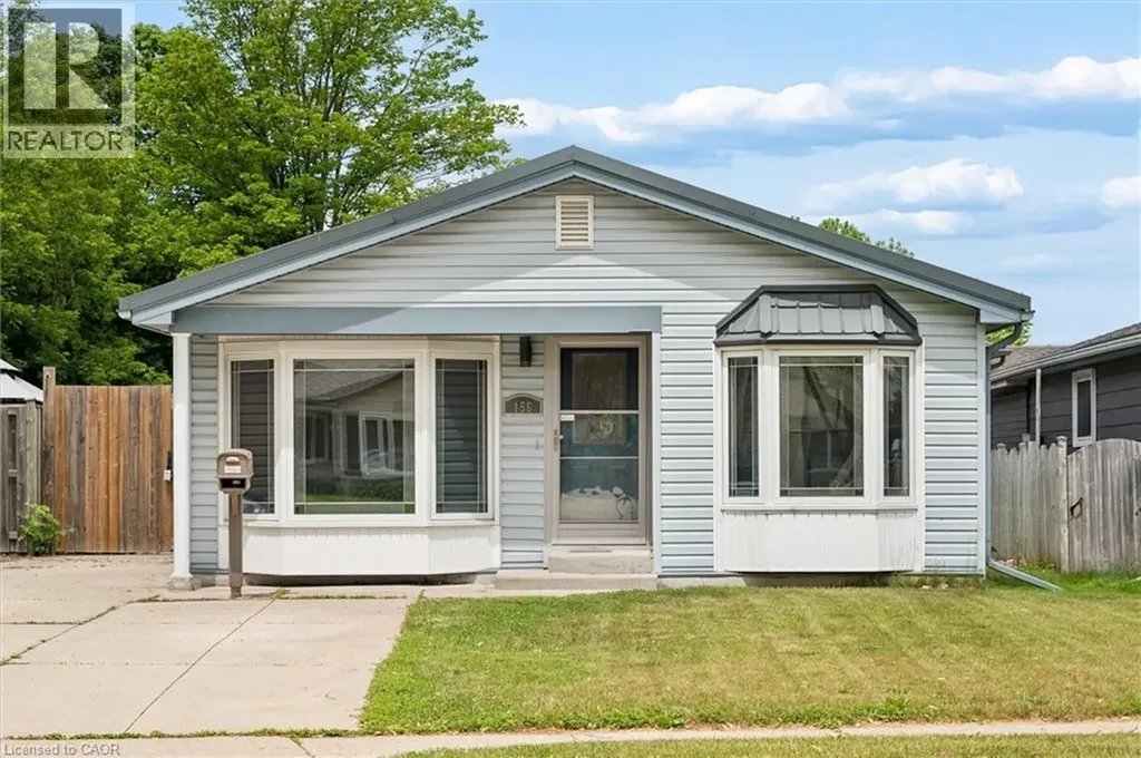 156 Traynor Avenue Kitchener ON N2C 1W5