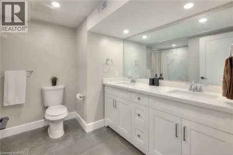 156 Traynor Avenue Kitchener ON N2C 1W5