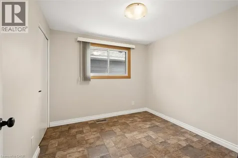 156 Traynor Avenue Kitchener ON N2C 1W5