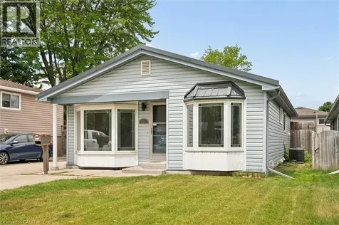 156 Traynor Avenue Kitchener ON N2C 1W5
