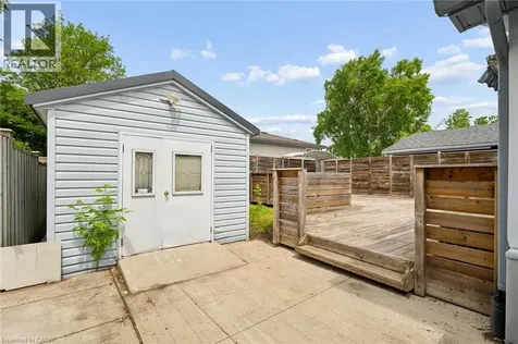 156 Traynor Avenue Kitchener ON N2C 1W5