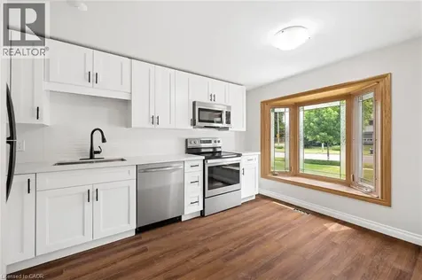 156 Traynor Avenue Kitchener ON N2C 1W5