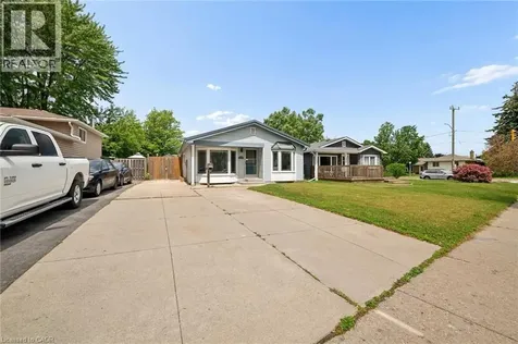 156 Traynor Avenue Kitchener ON N2C 1W5
