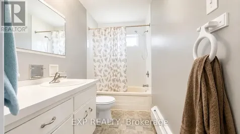 428 Barrie Place Waterloo ON N2L 3Z7