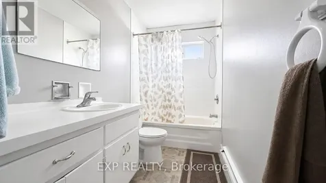 428 Barrie Place Waterloo ON N2L 3Z7
