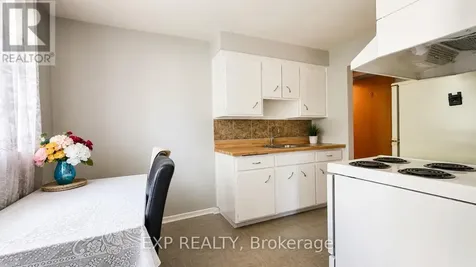428 Barrie Place Waterloo ON N2L 3Z7
