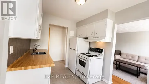 428 Barrie Place Waterloo ON N2L 3Z7