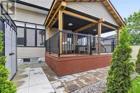 341 Serenade Crescent Ottawa ON K1X 0B9