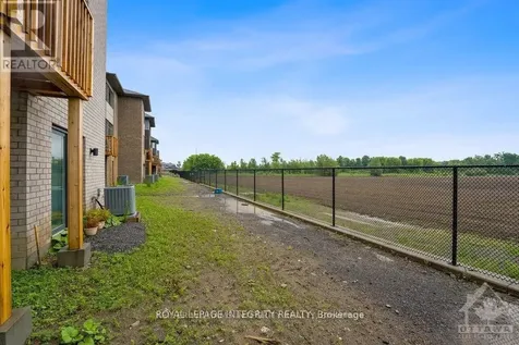 254 Shuttleworth Drive Ottawa ON K1T 0T4