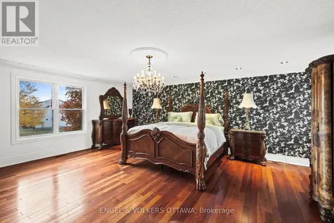563 Merkley Drive Ottawa ON K4A 1V9