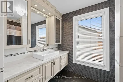 563 Merkley Drive Ottawa ON K4A 1V9