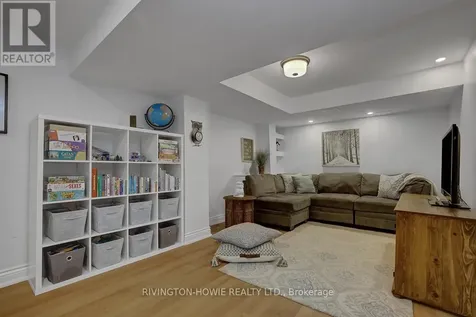 26 Spindle Way Ottawa ON K2S 1J3