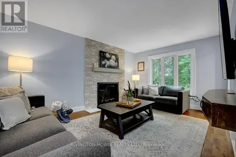 26 Spindle Way Ottawa ON K2S 1J3