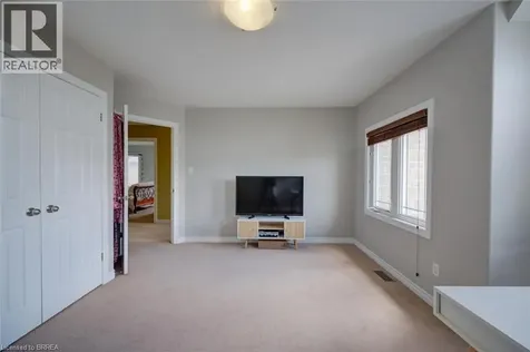 44 Mcqueen Drive Paris ON N3L 0A5
