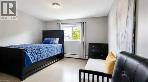 428 Barrie Place Waterloo ON N2L 3Z7
