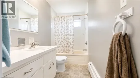 428 Barrie Place Waterloo ON N2L 3Z7