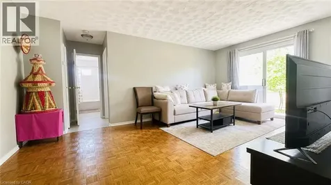 428 Barrie Place Waterloo ON N2L 3Z7