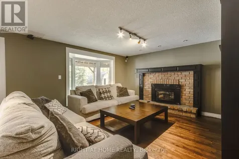 119 Timcourt Drive Tiny ON L9M 0B9