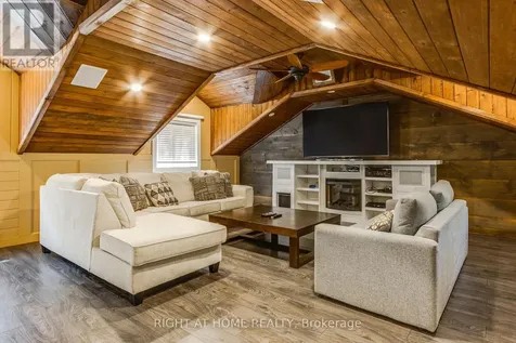 119 Timcourt Drive Tiny ON L9M 0B9