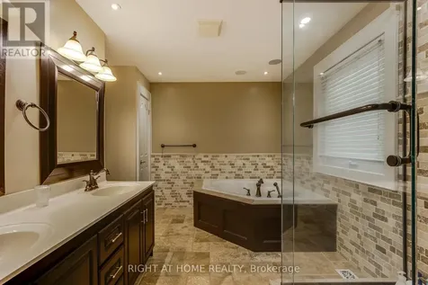 119 Timcourt Drive Tiny ON L9M 0B9