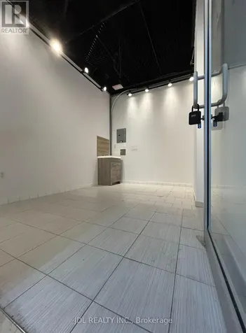 384 Yonge St Street Toronto (bay Street Corridor) ON M5B 1S8