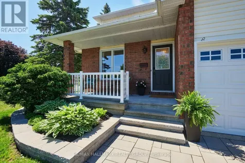 716 Levac Drive Ottawa ON K4A 2R2