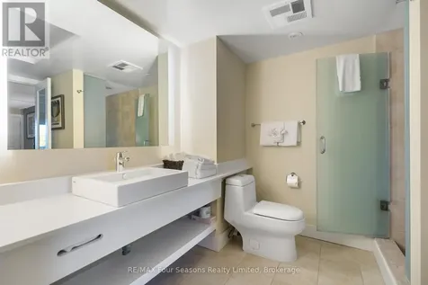 9 Harbour Street East Collingwood ON L9Y 5C5