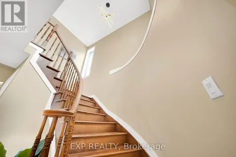 43 Trump Avenue Ottawa ON K2C 4A4