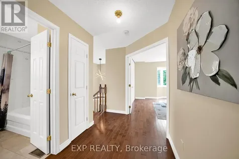 43 Trump Avenue Ottawa ON K2C 4A4