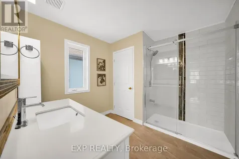 43 Trump Avenue Ottawa ON K2C 4A4