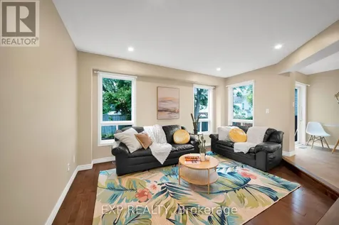 43 Trump Avenue Ottawa ON K2C 4A4
