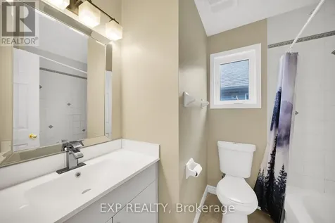 43 Trump Avenue Ottawa ON K2C 4A4