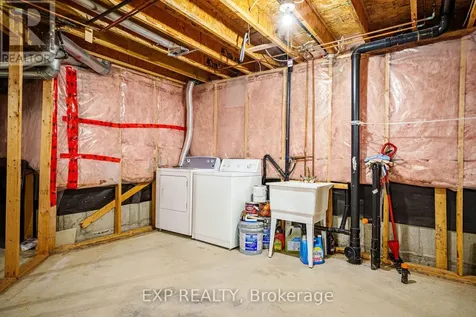 43 Trump Avenue Ottawa ON K2C 4A4