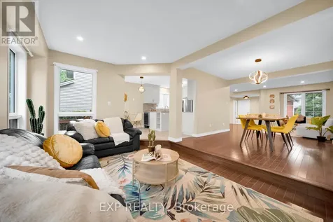 43 Trump Avenue Ottawa ON K2C 4A4