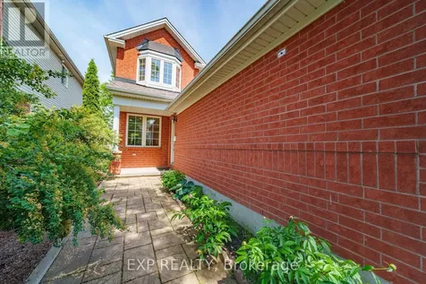 43 Trump Avenue Ottawa ON K2C 4A4
