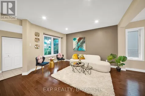 43 Trump Avenue Ottawa ON K2C 4A4