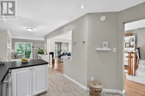21 Fieldberry Private Ottawa ON K2J 5E8