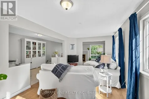 21 Fieldberry Private Ottawa ON K2J 5E8