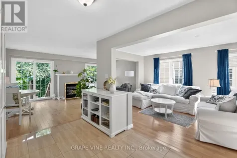 21 Fieldberry Private Ottawa ON K2J 5E8