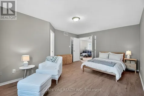 21 Fieldberry Private Ottawa ON K2J 5E8