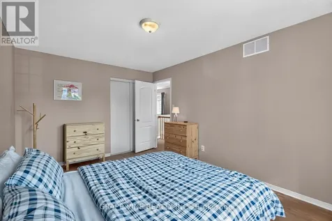 21 Fieldberry Private Ottawa ON K2J 5E8