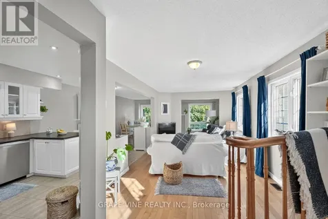 21 Fieldberry Private Ottawa ON K2J 5E8