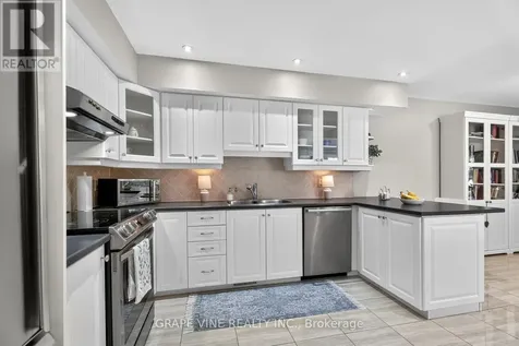 21 Fieldberry Private Ottawa ON K2J 5E8
