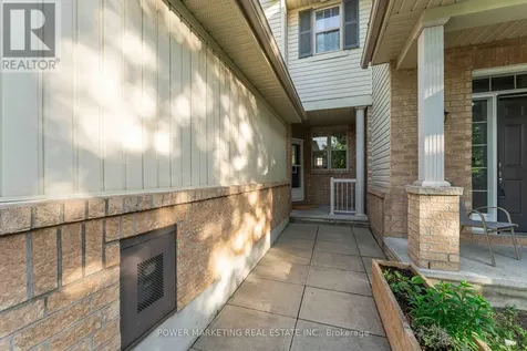 326 Applecross Crescent Ottawa ON K2K 0C4